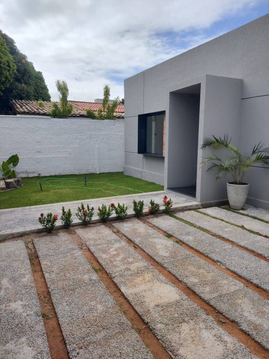 Casa à venda em Ponta Negra, Natal, RN com 3 quartos sendo uma suíte