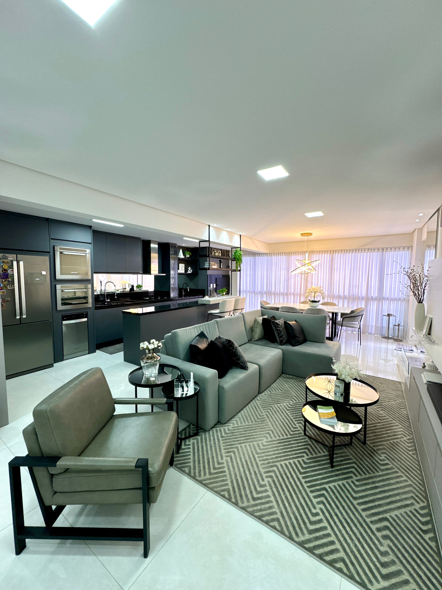 Apartamento Mobiliado com Amplo Terraço